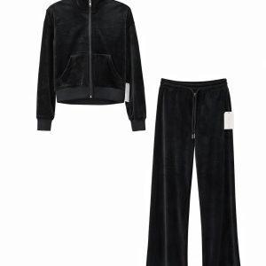 Chándal negro de terciopelo